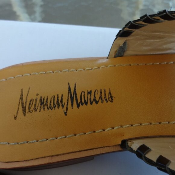 Neiman Marcus Gabriel  women's black sandals 6 &1/2 , lace stitching, classy, - Picture 4 of 7